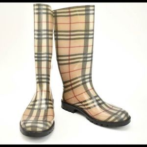 Burberry nova check rain boot sz 8.5